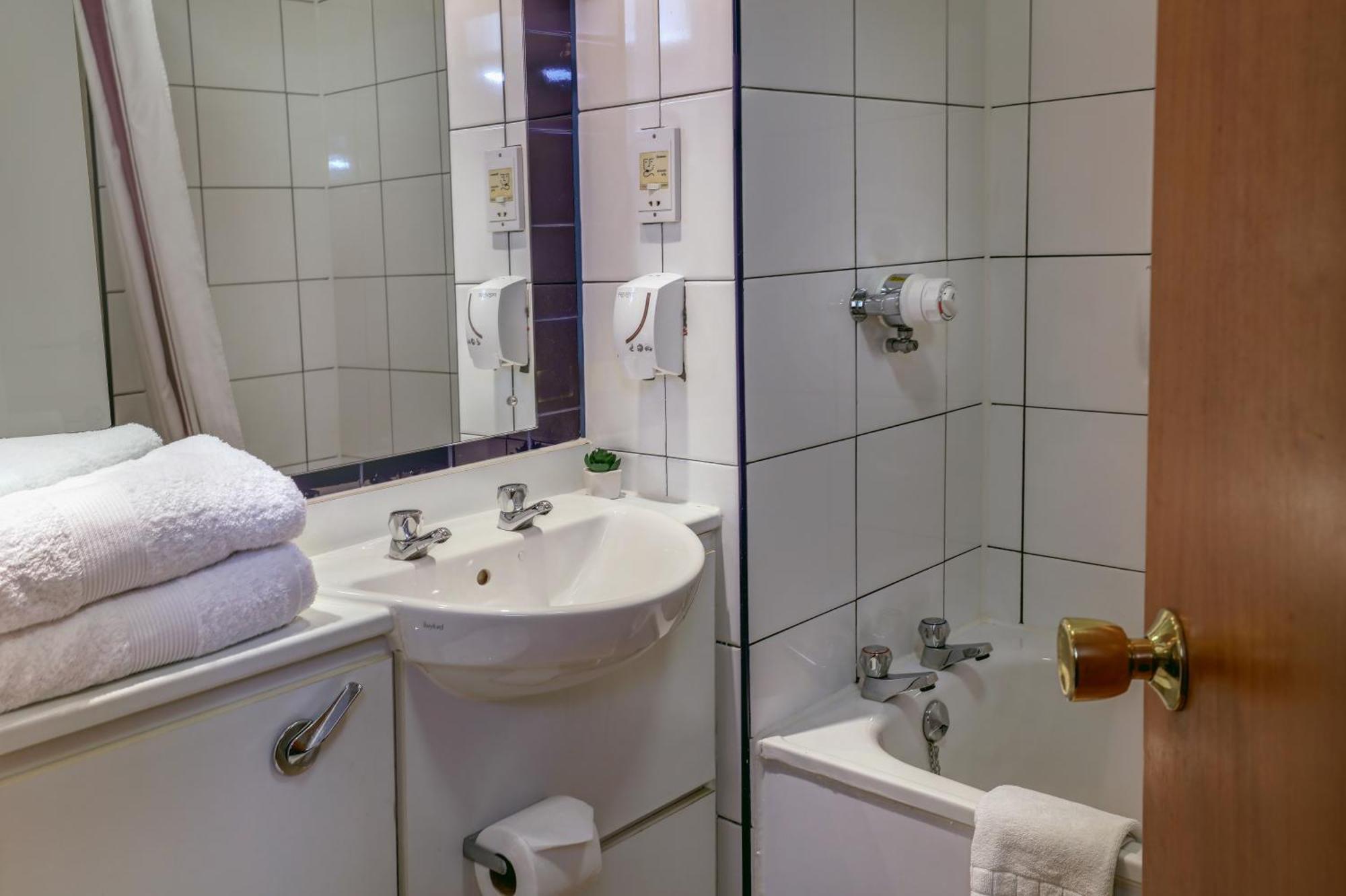 Casa Mere Manchester Airport, Knutsford, Sure Collection By Best Western Dış mekan fotoğraf